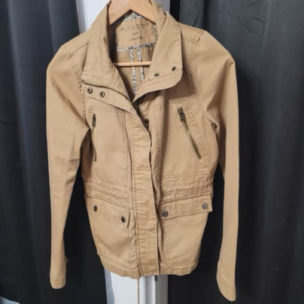 Aeropostale Khaki Lightweight Twill
Parka Jacket Size Medium Relaxed Fit
